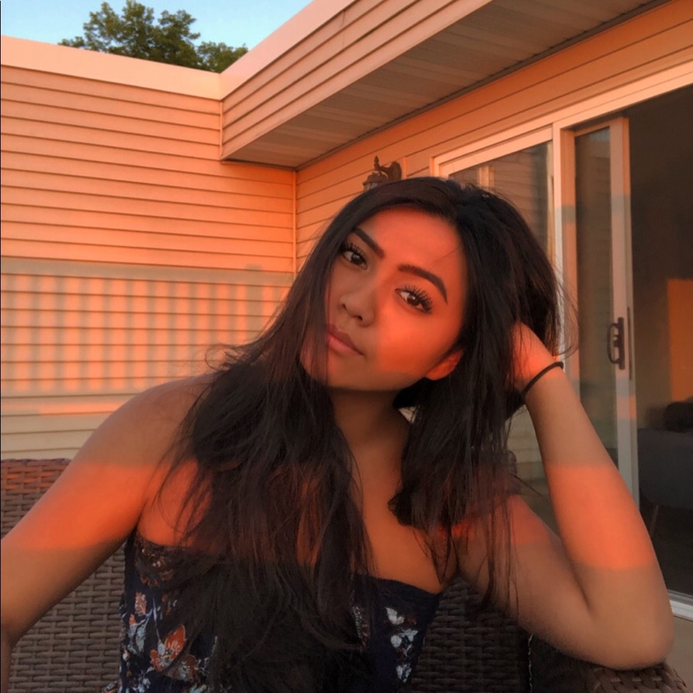 Meet your Posher, Emilee
